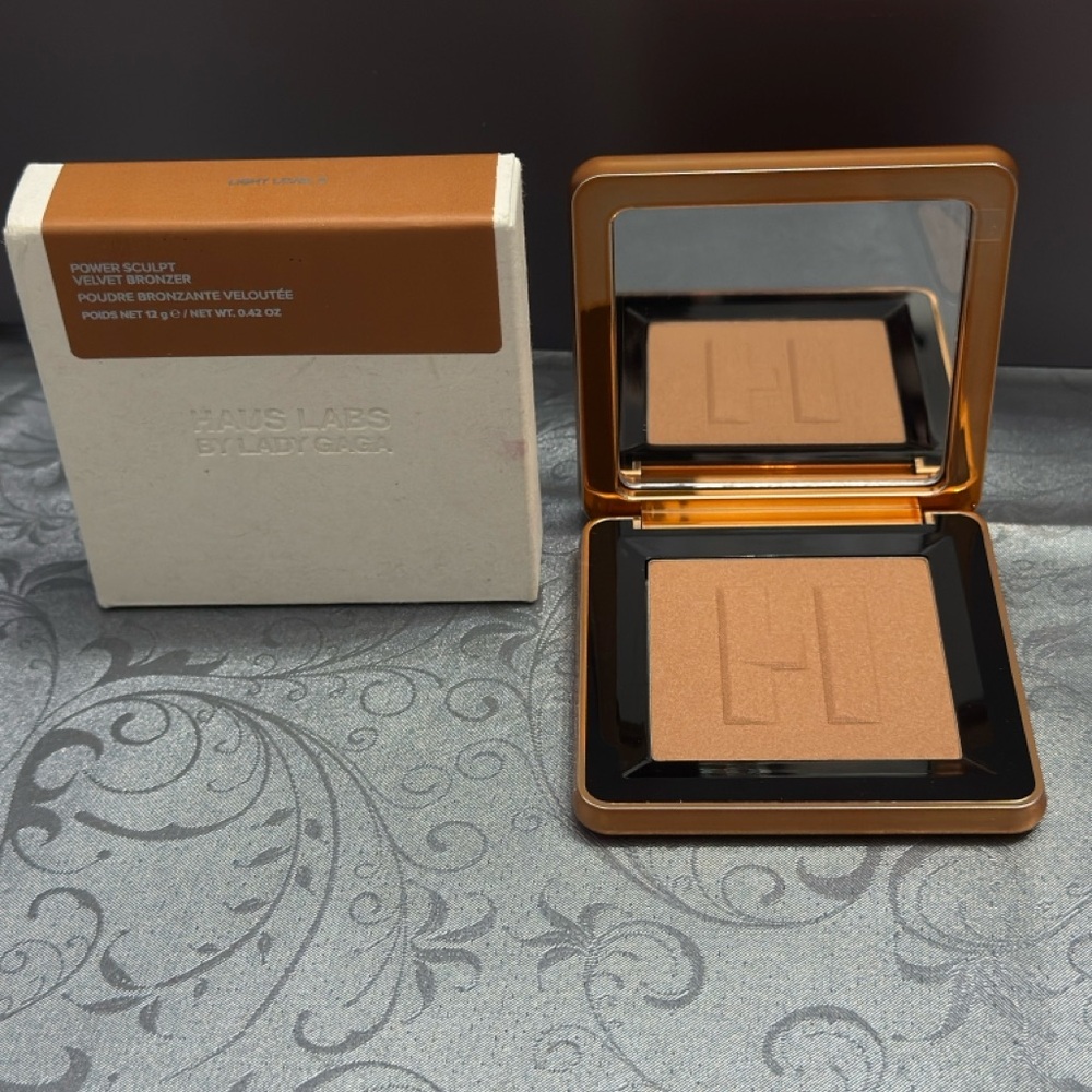 Haus Labs Powersculpt Velvet Bronzer in Shade Light Level 3